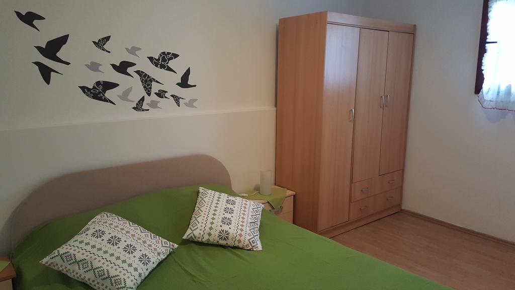 Apartment Ecio Banjole Bagian luar foto