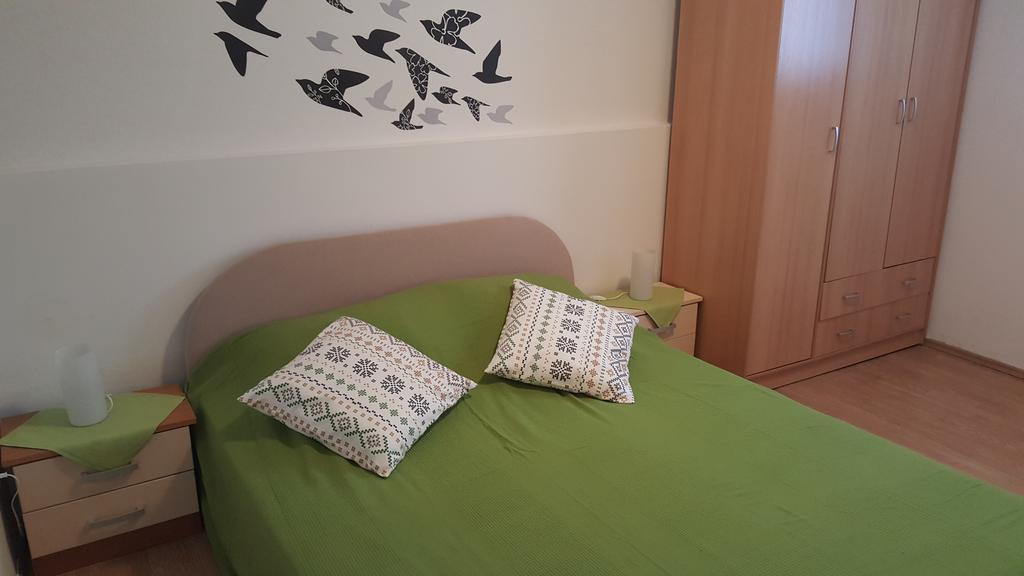 Apartment Ecio Banjole Bagian luar foto